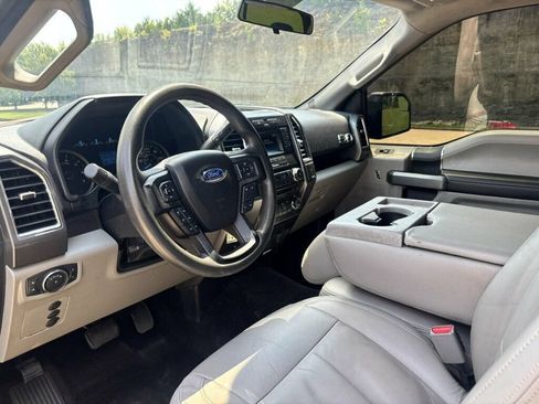 Used 2016 Ford F150 XLT AWD/4WD image 10