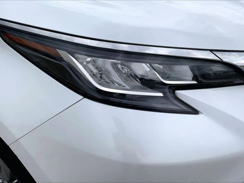 Used 2023 Toyota Sienna XLE image 26