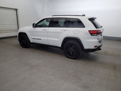 Used 2018 Jeep Grand Cherokee Laredo AWD/4WD image 3