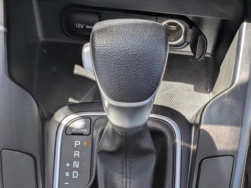 Used 2025 Kia Soul LX w/ LX Technology Package FWD image 12