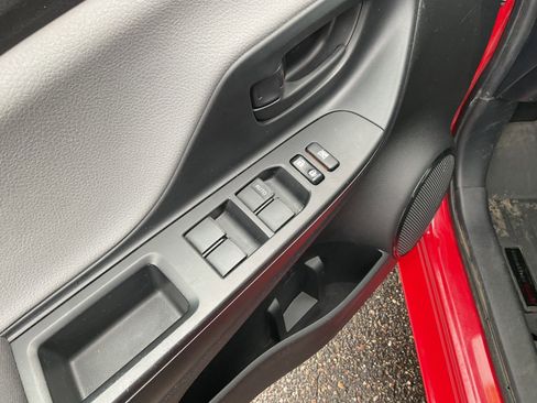 Used 2015 Toyota Yaris L image 20