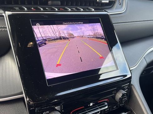 New 2025 Jeep Grand Cherokee Laredo image 24