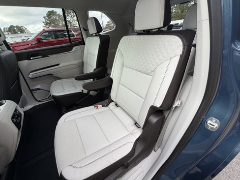 New 2026 GMC Acadia Denali w/ Super Cruise Package image 19