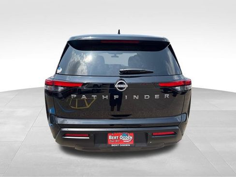 Certified 2026 Nissan Pathfinder S FWD image 7