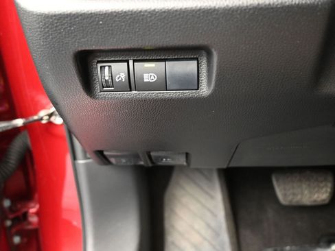 Used 2019 Toyota RAV4 LE image 30