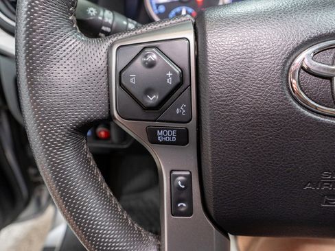 Used 2021 Toyota Tacoma SR5 AWD/4WD image 26