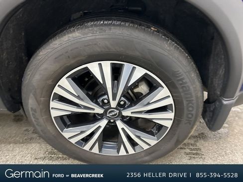 Used 2023 Nissan Rogue SV w/ SV Premium Package image 11