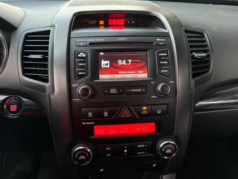 Used 2013 Kia Sorento EX w/ EX V6 Premium Pkg image 31