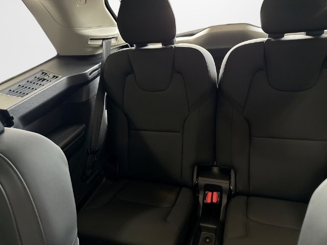 New 2027 Volvo XC90 T8 Plus AWD/4WD image 26