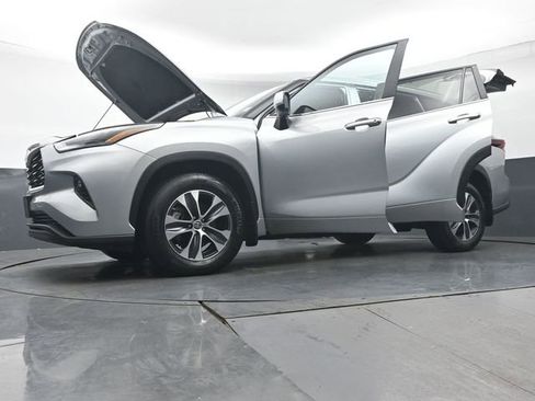 Certified 2024 Toyota Highlander XLE image 56