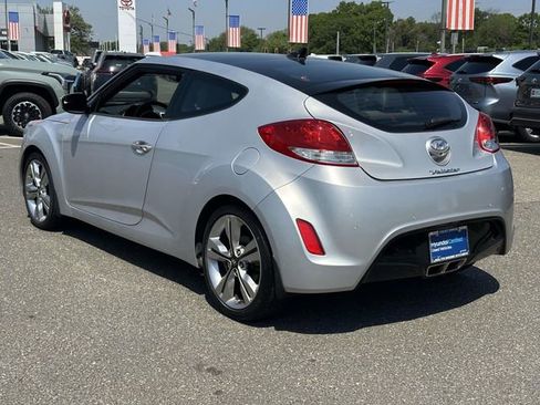 Used 2016 Hyundai Veloster w/ Option Group 03 FWD image 8