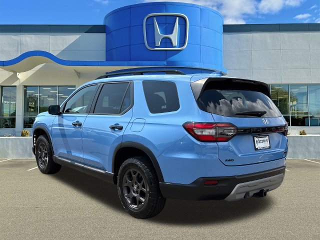 Used 2023 Honda Pilot TrailSport image 4