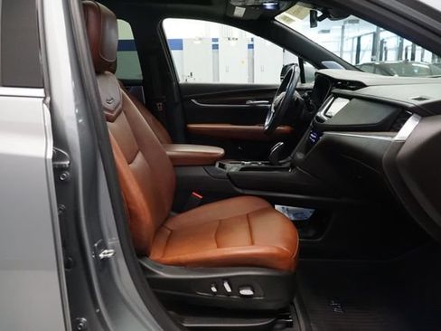 Certified 2024 Cadillac XT5 Premium Luxury w/ LPO, Floor Liner Package AWD/4WD image 18