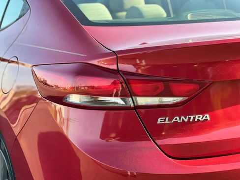 Used 2018 Hyundai Elantra SEL FWD image 10