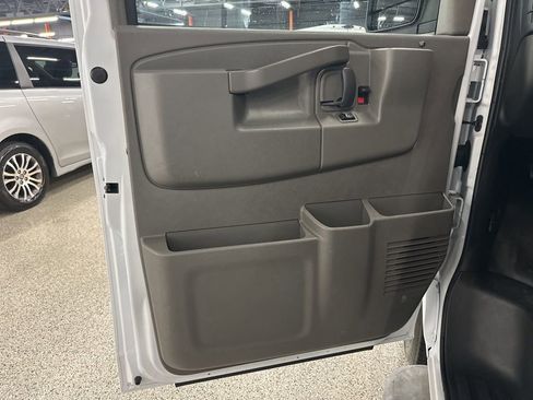 Used 2024 GMC Savana 2500 w/ Driver Convenience Package image 12