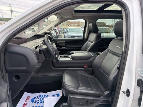 Used 2025 Ford Expedition Max Platinum image 9