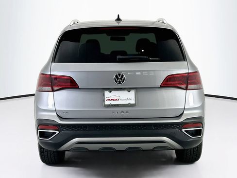 Used 2022 Volkswagen Taos SE FWD image 6