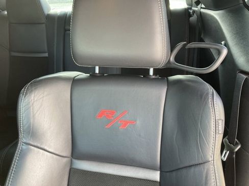 Used 2014 Dodge Challenger R/T image 31