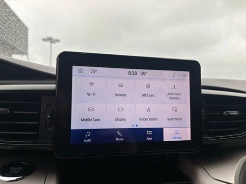 Used 2023 Ford Explorer XLT image 19