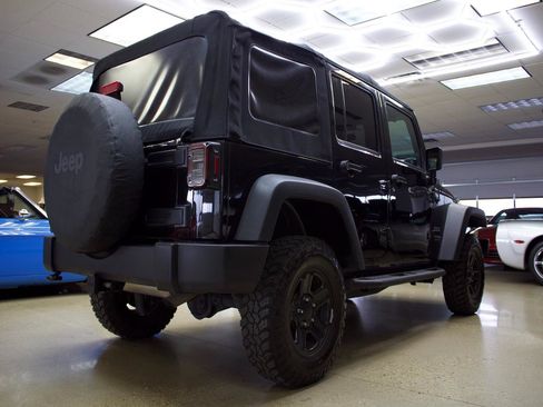 Used 2018 Jeep Wrangler Unlimited Sport w/ Connectivity Group image 4