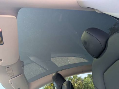 Used 2023 Tesla Model Y Long Range AWD/4WD image 19