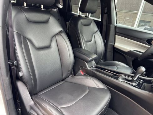 Used 2025 Jeep Compass Limited AWD/4WD image 36