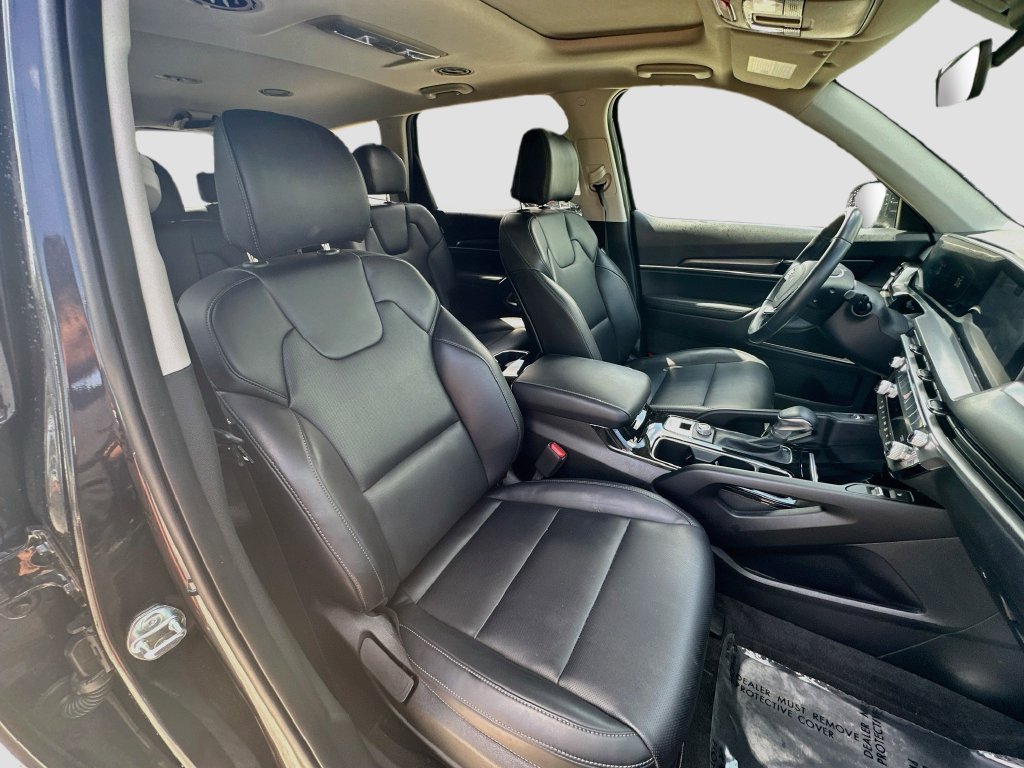 Used 2025 Kia Telluride S FWD image 31