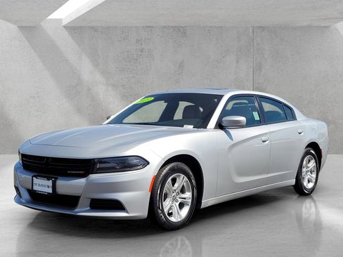 Used 2021 Dodge Charger SXT w/ Leather Interior Group RWD image 8