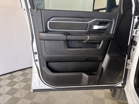 Used 2025 RAM 2500 Big Horn AWD/4WD image 7