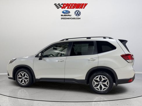 Certified 2024 Subaru Forester Premium AWD/4WD image 9