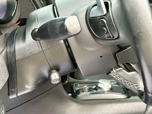 Used 2018 Chrysler 300 S w/ Safetytec Plus Group image 11