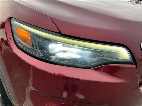 Used 2019 Jeep Cherokee Limited FWD image 28