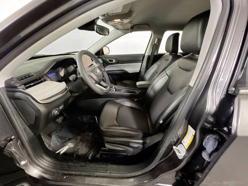 Used 2022 Jeep Compass Latitude image 19