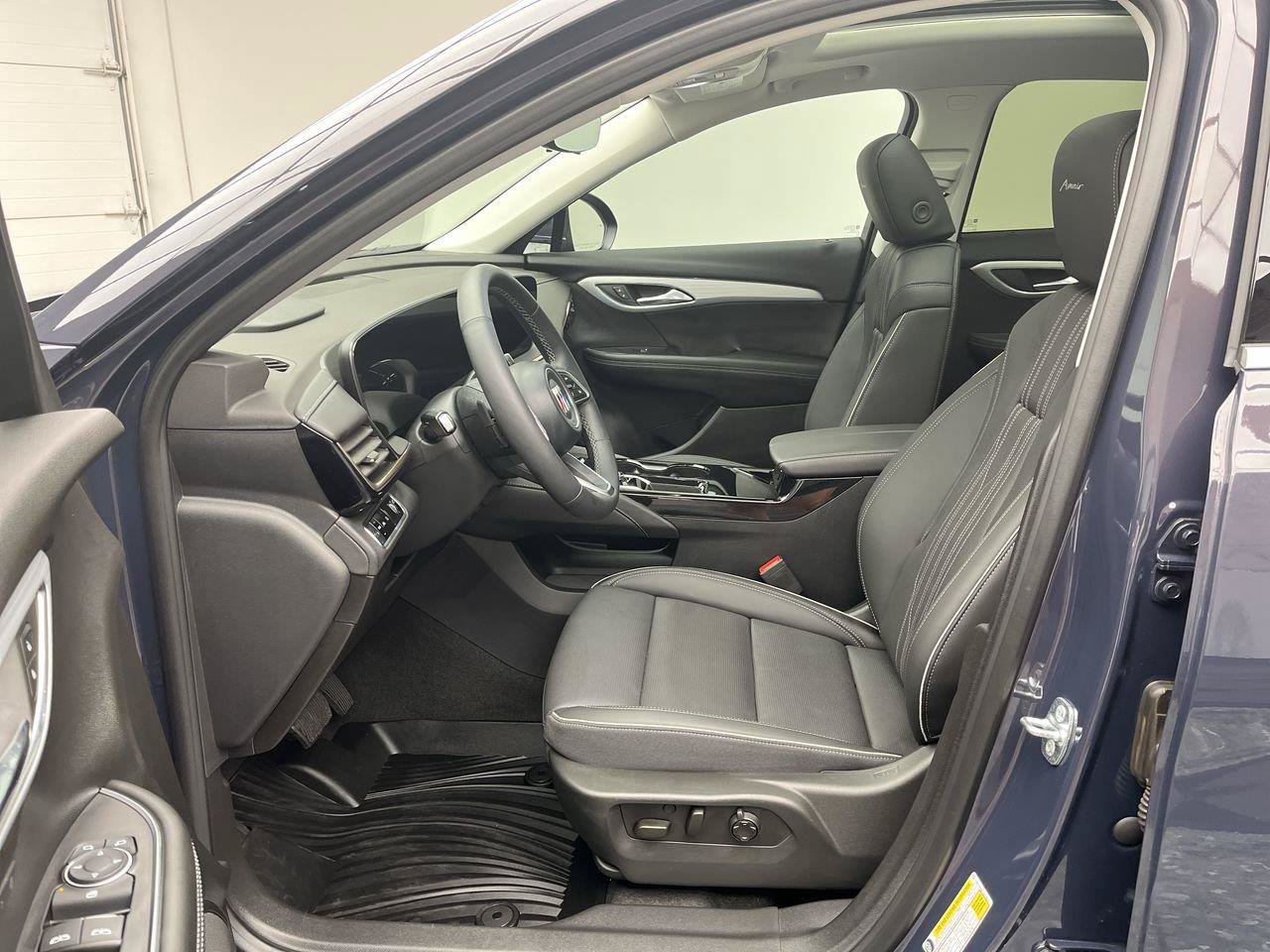 Used 2026 Buick Envision Avenir AWD/4WD image 3