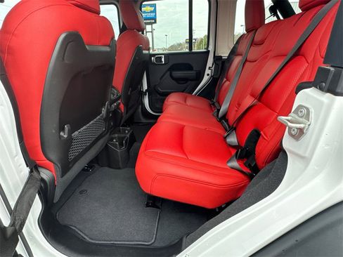 Used 2024 Jeep Wrangler Unlimited Rubicon image 21