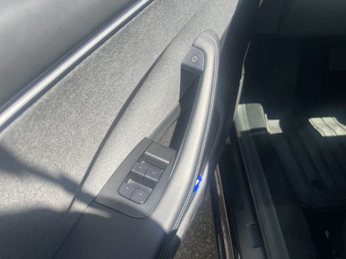 Used 2025 Tesla Model 3 Long Range RWD image 5