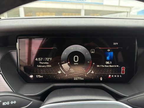 Used 2025 GMC Acadia Elevation image 30