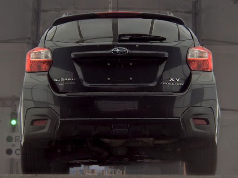 Used 2014 Subaru Crosstrek 2.0i Premium w/ Moonroof Package AWD/4WD image 17