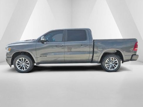 Used 2019 RAM 1500 Laramie AWD/4WD image 8
