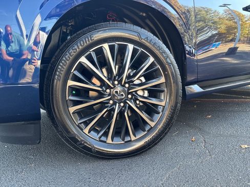 Used 2025 INFINITI QX80 Autograph image 2