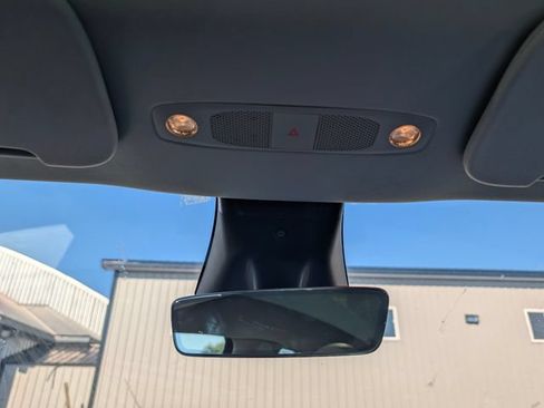 Used 2024 Tesla Model Y Long Range AWD/4WD image 25