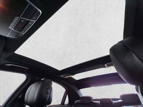 Used 2014 Mercedes-Benz S 550 Sedan image 21
