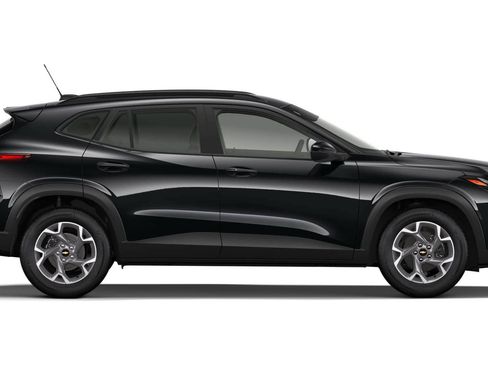 New 2026 Chevrolet Trax LT w/ LT Convenience Package FWD image 3
