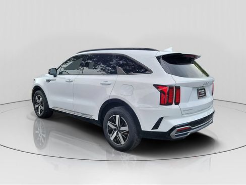Used 2023 Kia Sorento S w/ Panoramic Sunroof Package FWD image 5