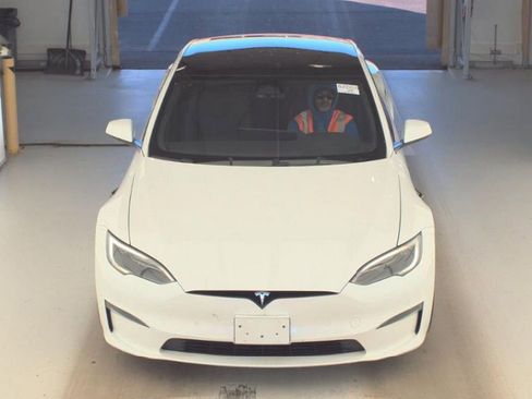 Used 2023 Tesla Model S image 2