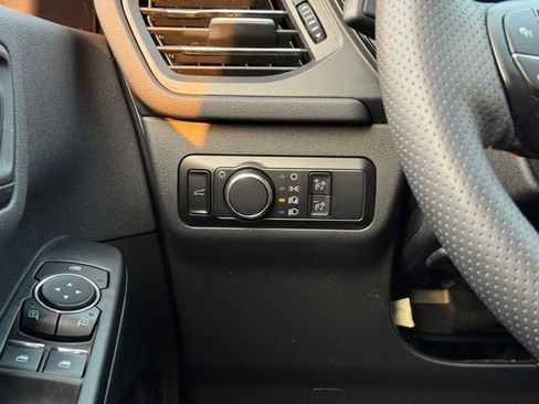 Used 2023 Ford Escape ST-Line w/ Tech Pack #1 AWD/4WD image 31