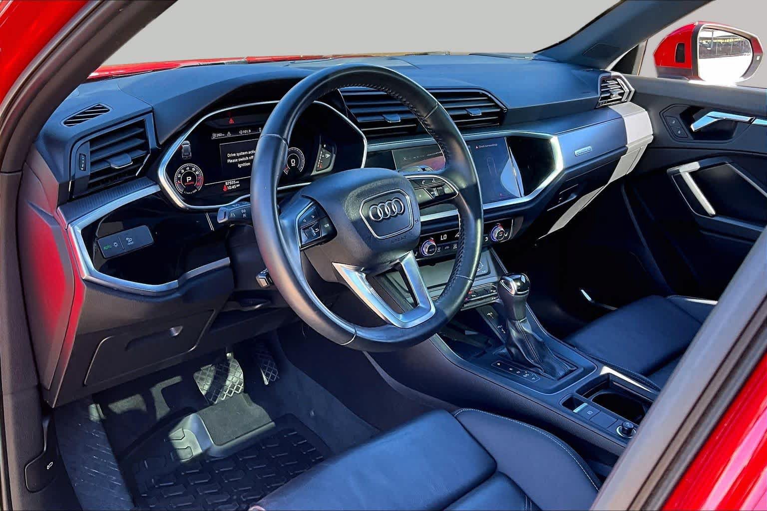 Used 2020 Audi Q3 2.0T Premium Plus w/ Premium Plus Package AWD/4WD image 17