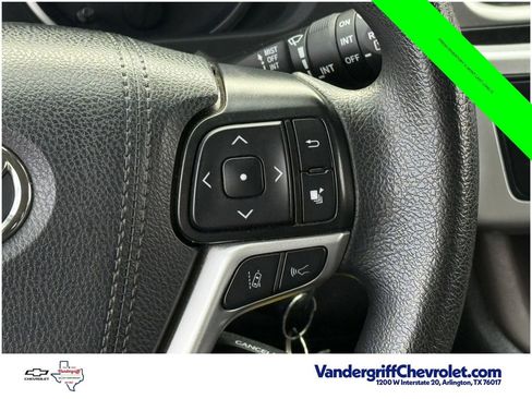 Used 2019 Toyota Highlander LE FWD image 16