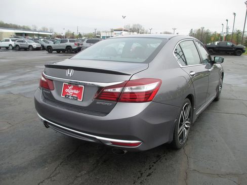 Used 2017 Honda Accord Sport image 4