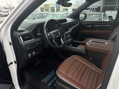 Used 2023 GMC Yukon Denali Ultimate image 10